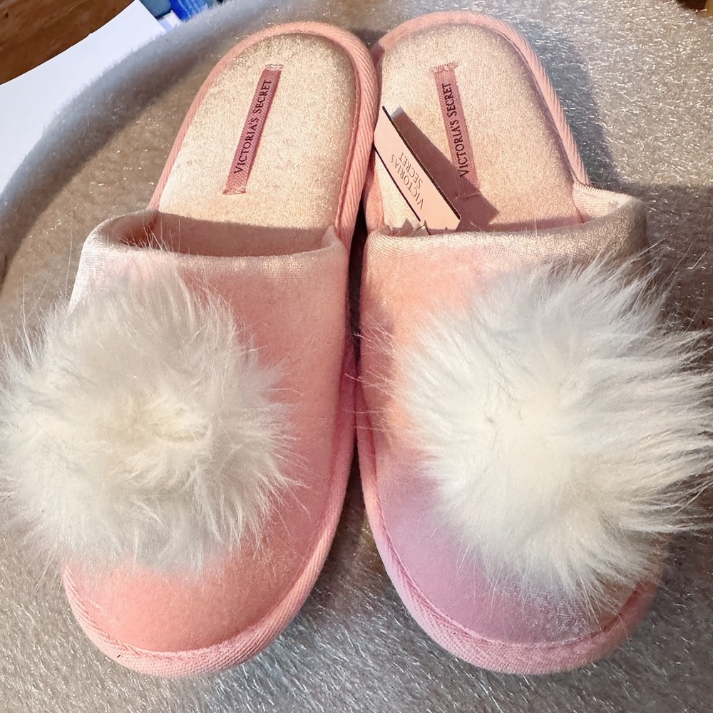 💕 Victoria's Secret Pink Slippers with Fluffy Pom-Poms - Medium (Size 7 - 8)